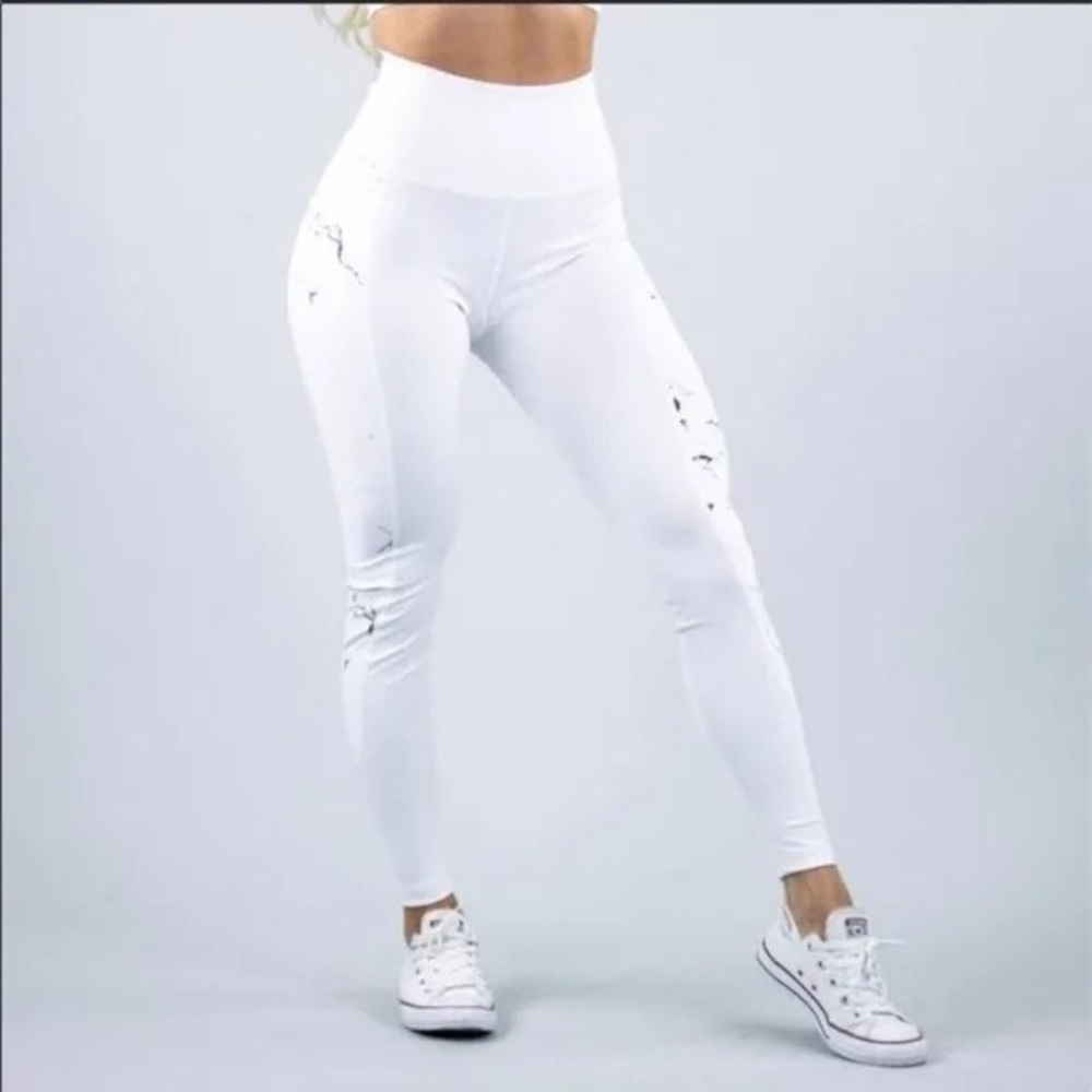 Buffbunny Limitlesss Leggings in White Marble, Size Small, NWOT